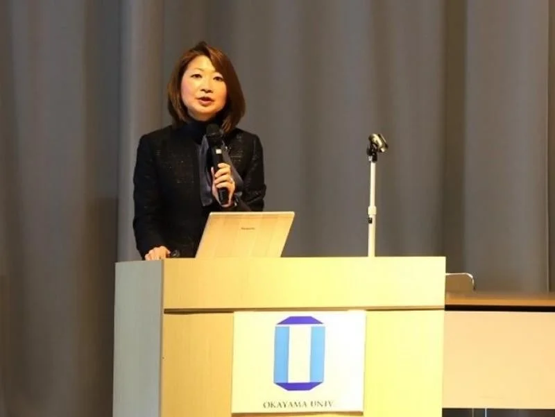 講演を行う岡山大学病院の片岡祐子准教授