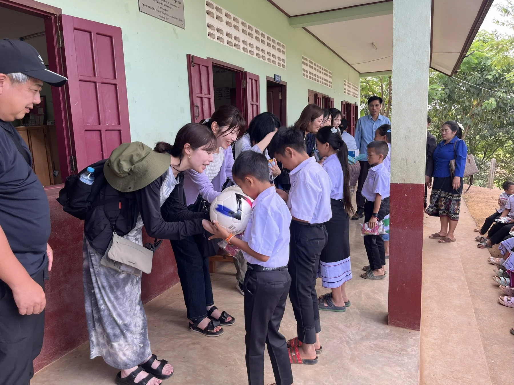 ラオス ルアンパバーンでの小学校視察の様子2