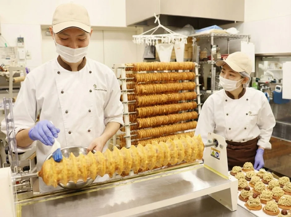 バウムクーヘンの製造工程