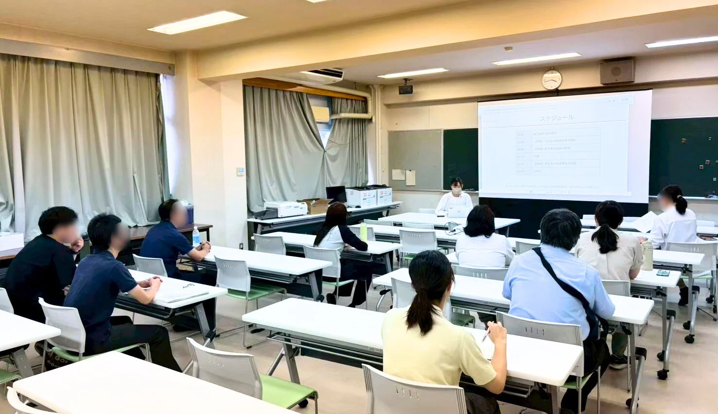 教室での講義風景