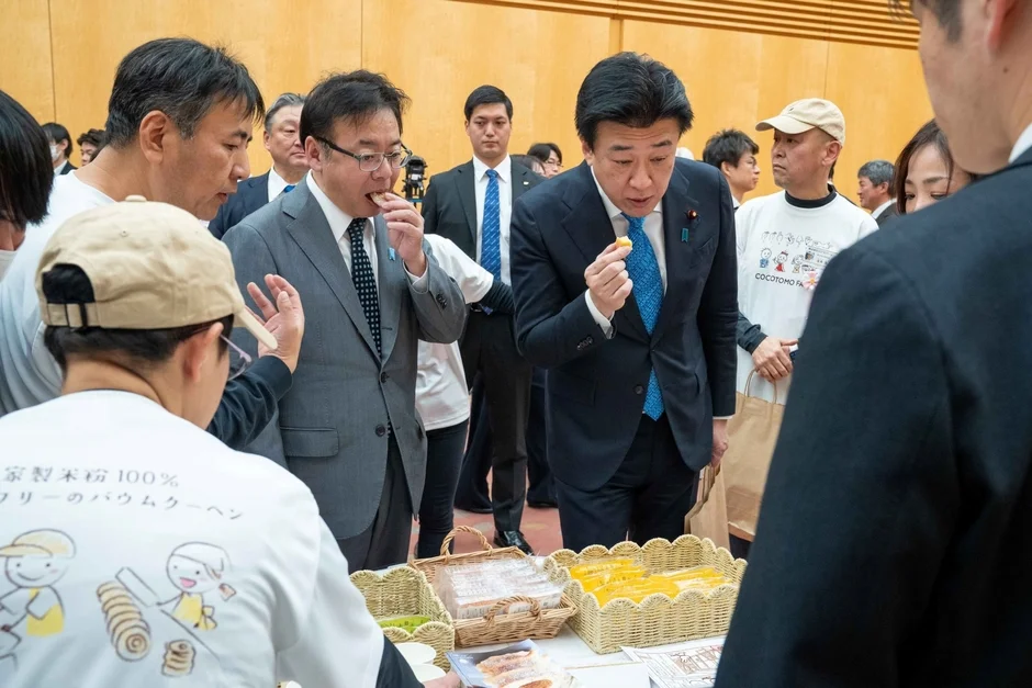 首相官邸での交流会の様子