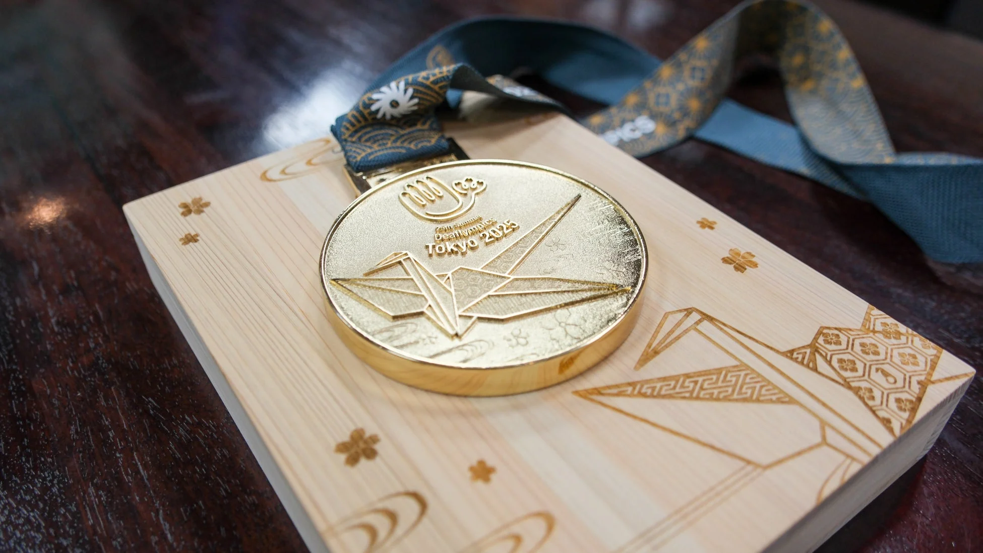 デフリンピック金メダル