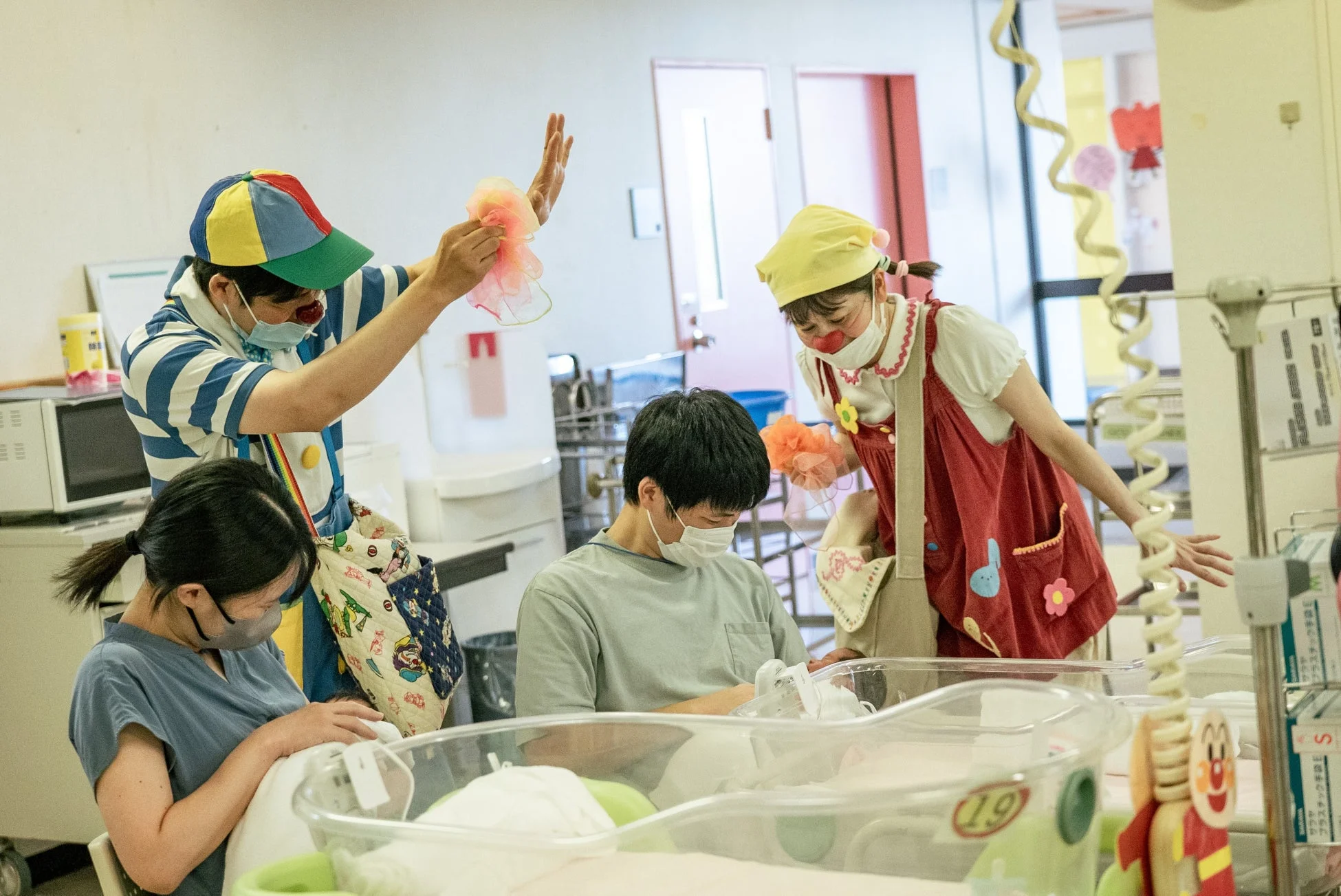 新生児室でのクリニクラウン