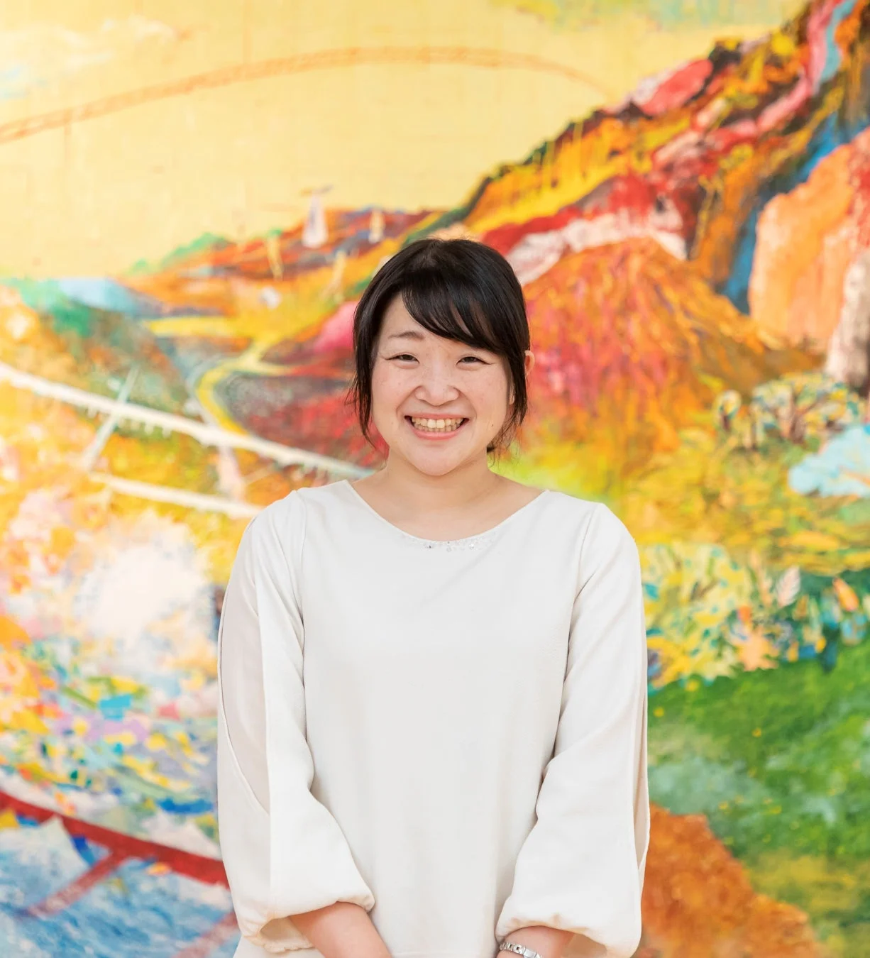 大平由香理氏の笑顔のポートレート