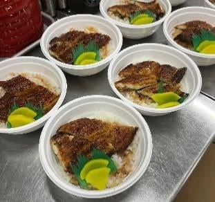 うなぎやつたやのミニ鰻丼