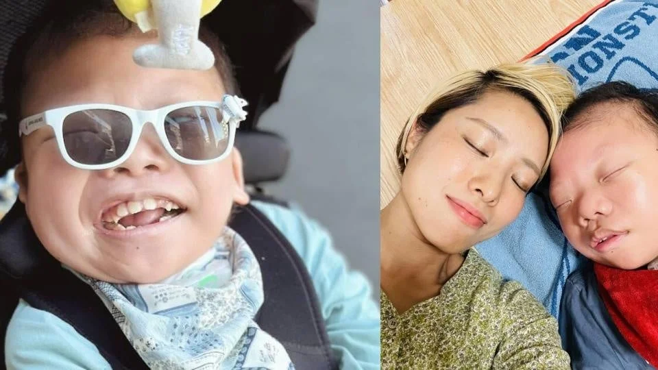 子供と女性が寄り添う様子