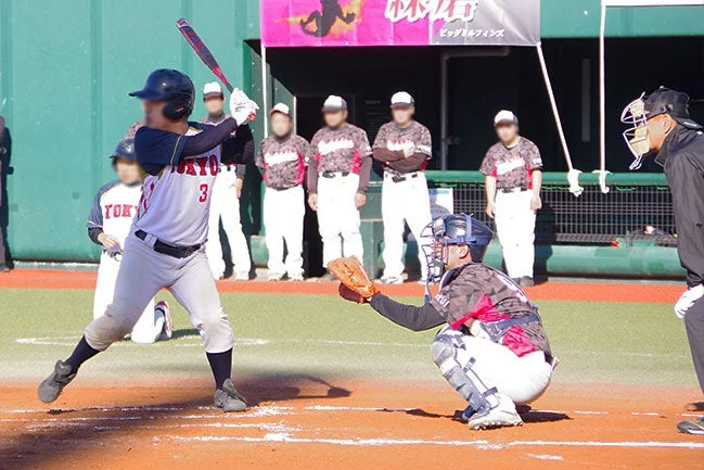 試合中のバッターとキャッチャー