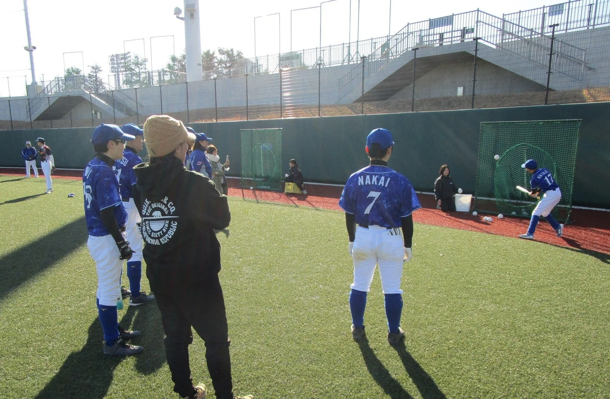 屋外でのバッティング練習