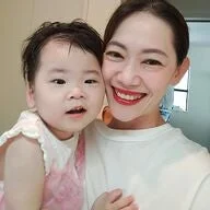 事業開発者の渡邉愛氏と赤ちゃん