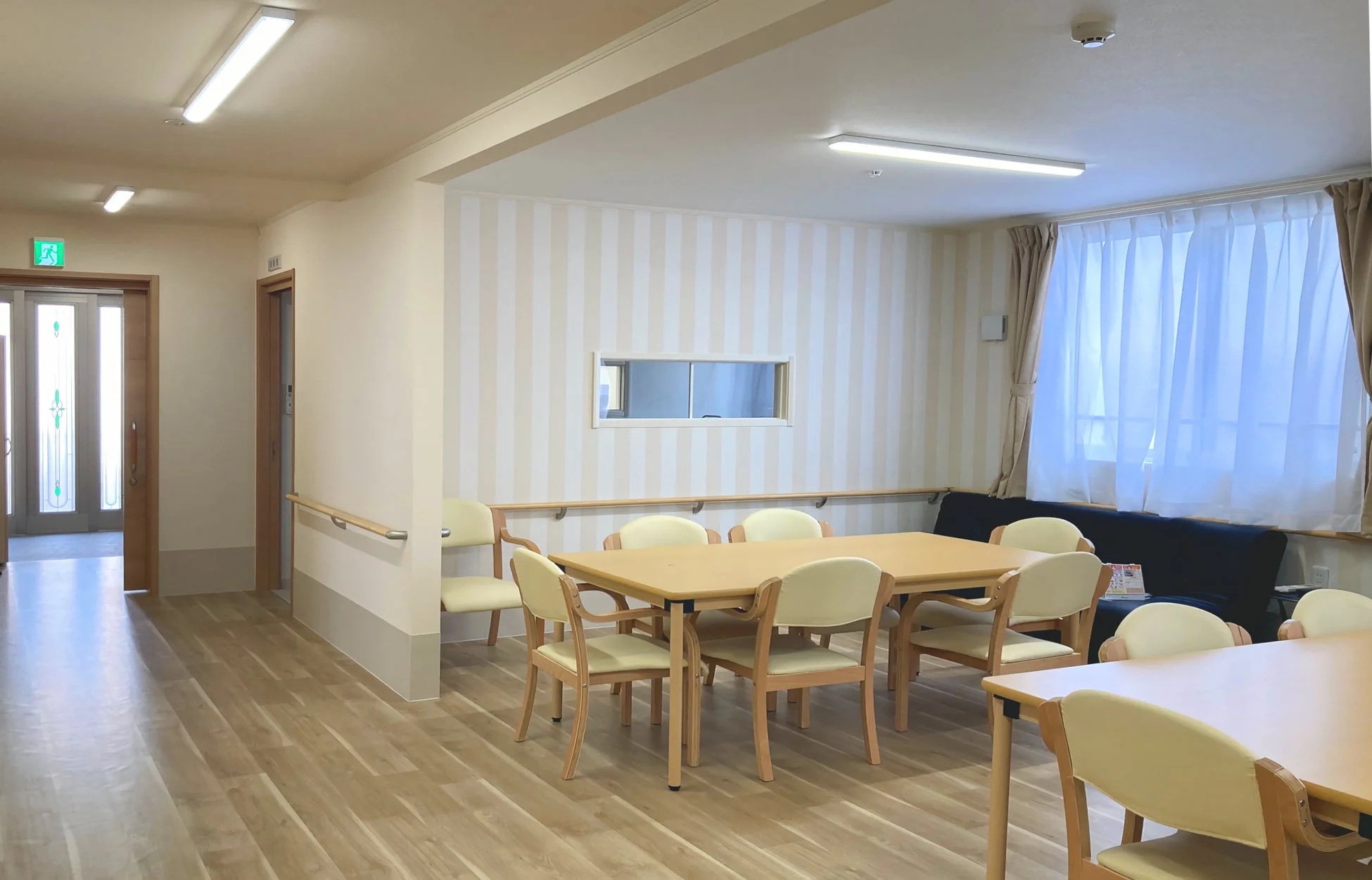 共用スペースのダイニング