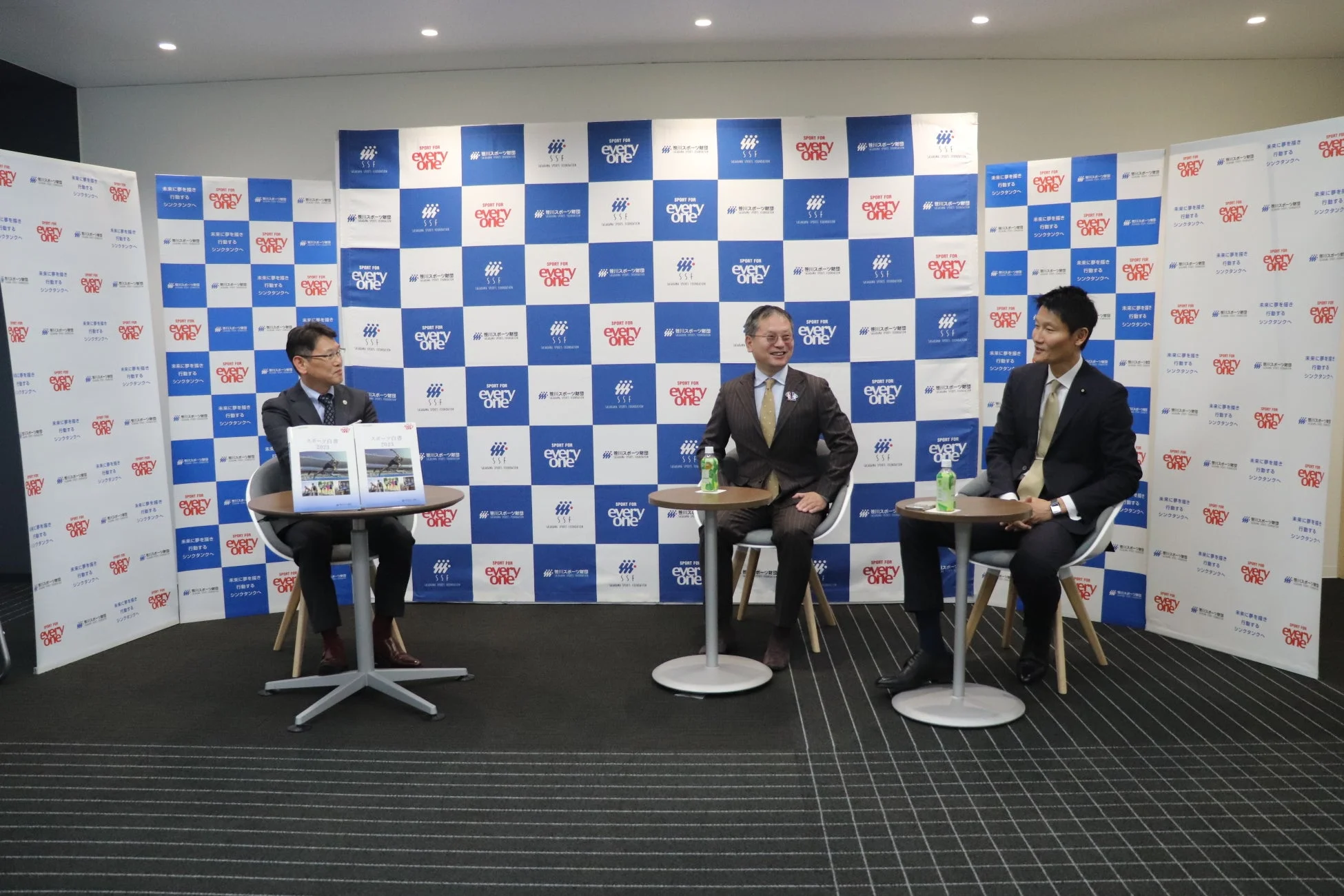 巻頭座談会の様子