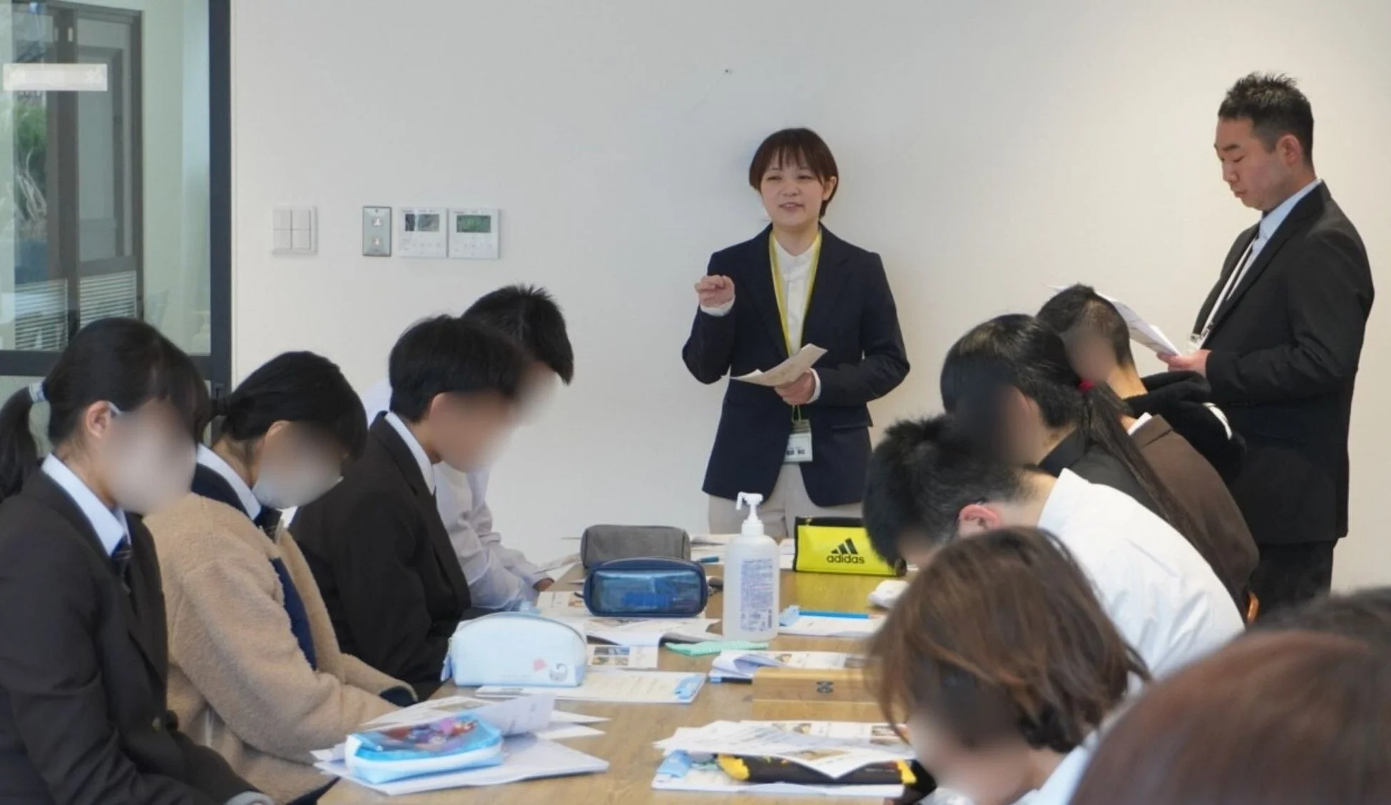 講義を受ける生徒たち