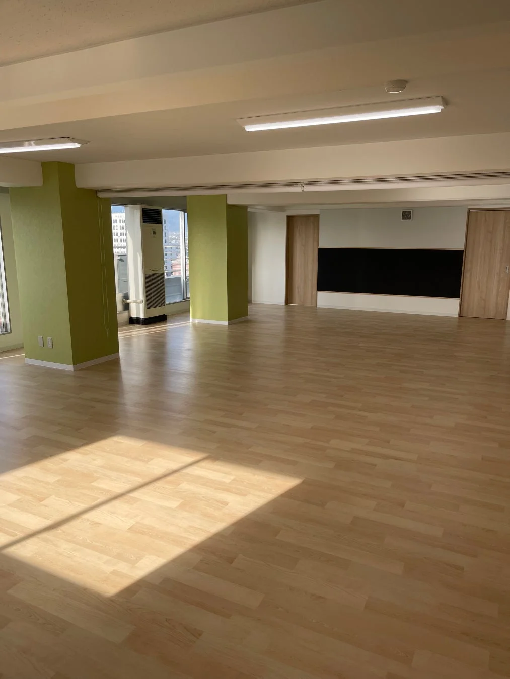 広々とした室内空間