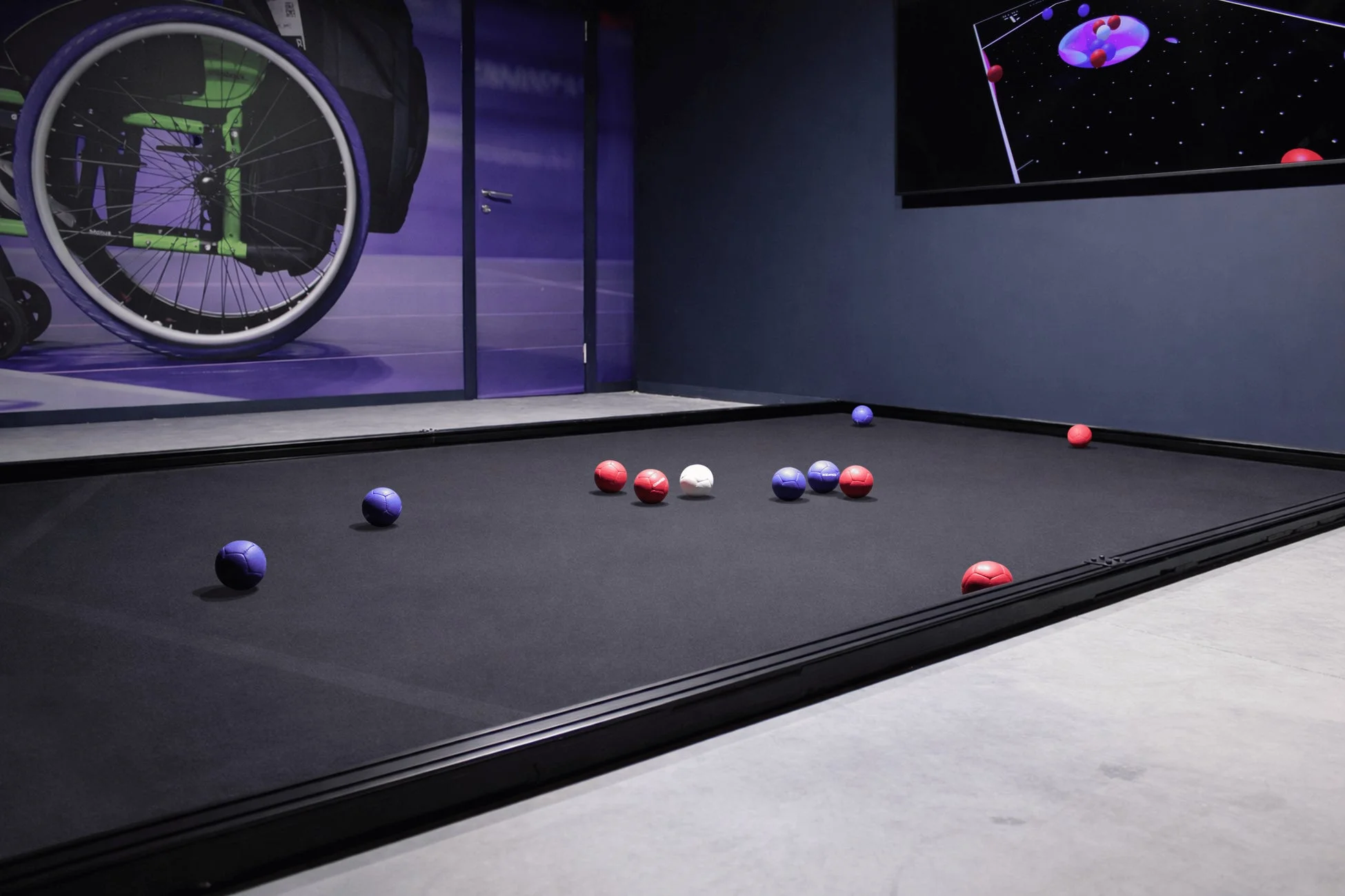 ボッチャコートとデジタルグラフィック