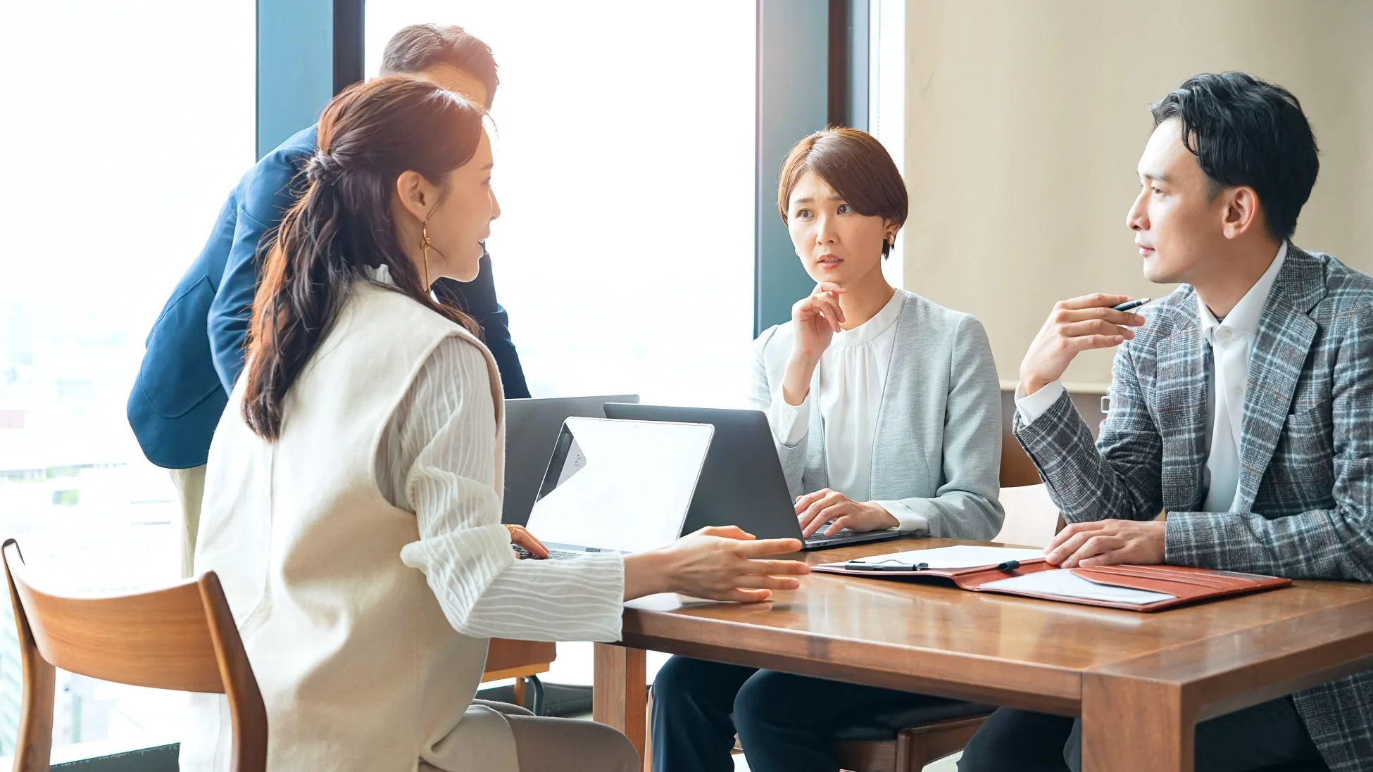 ビジネスミーティングの様子