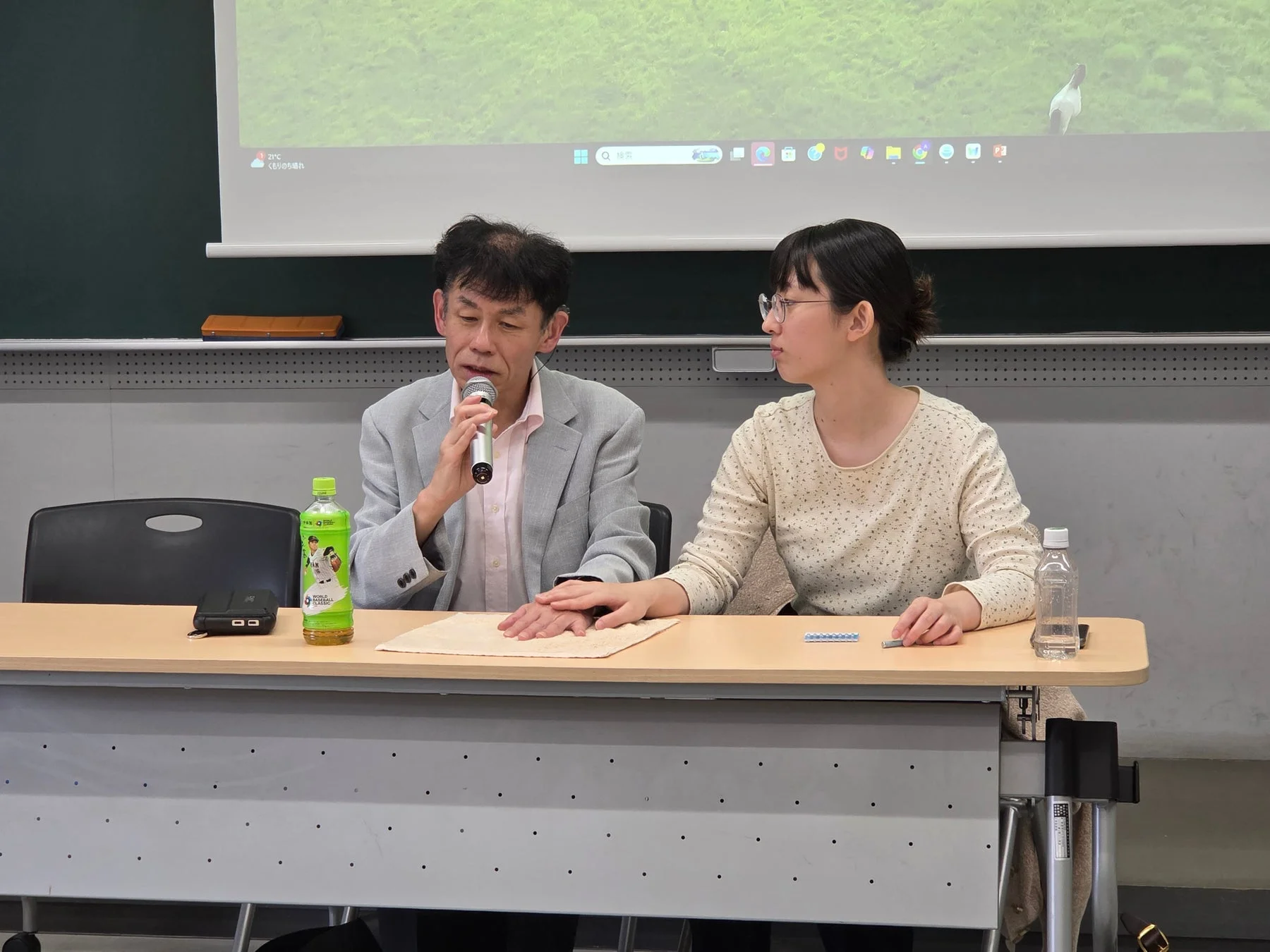 講演中の様子