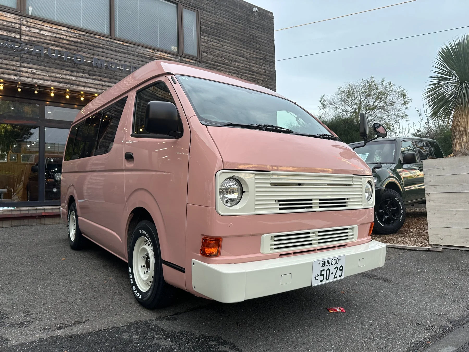 送迎用のワゴン車