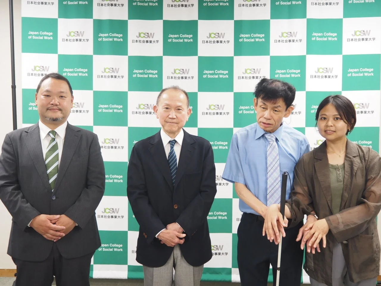 日本社会事業大学と東京盲ろう者友の会の面談風景