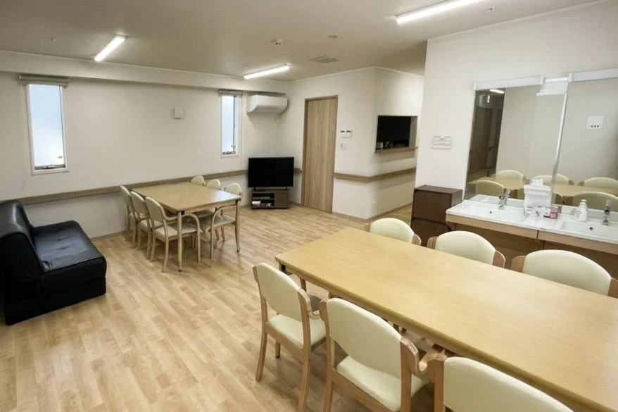 ソーシャルインクルーホーム福岡粕屋町大隈の施設内（リビング・ダイニング）