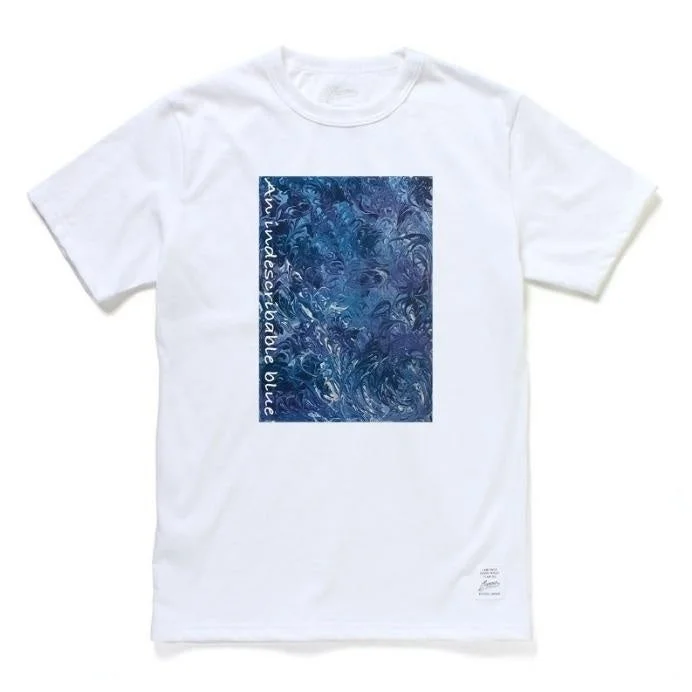 青い抽象画のTシャツ