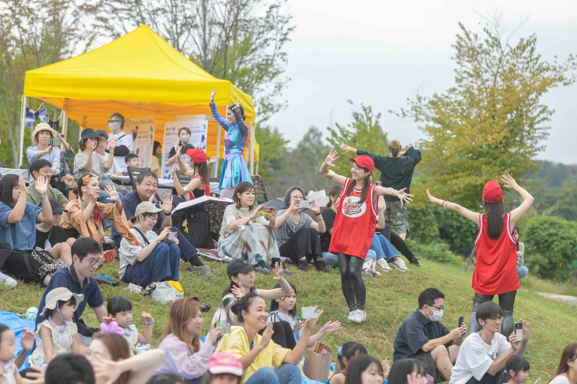 野外イベントのパフォーマンス風景