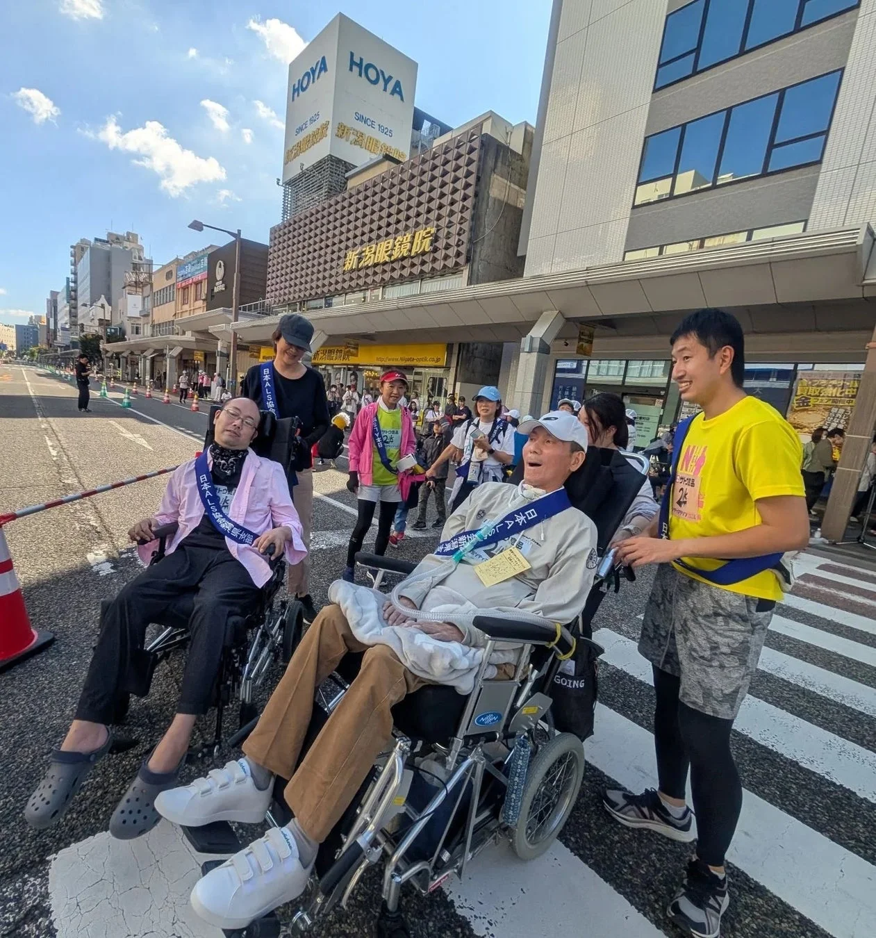 街中で開催されているALS支援イベントの様子