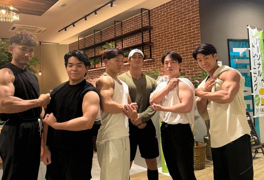 マッチョ介護士集合写真