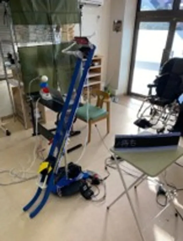 スキーシミュレーター,トレーニング機器,リハビリテーション,室内,電子機器,ケーブル,車椅子,フィットネス,運動